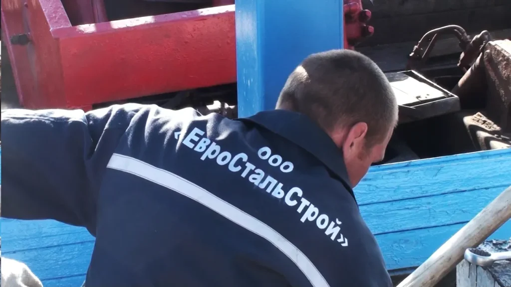 Монтажники на стройке, Евростальстрой